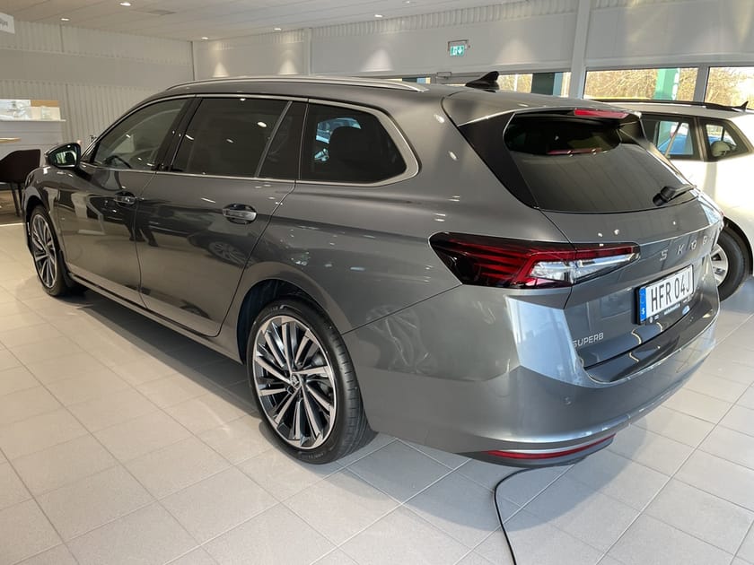 Bild 2 av Škoda Superb Kombi COMBI L&K 2,0 TDI 193 HK 7 VXL DSG 4X4