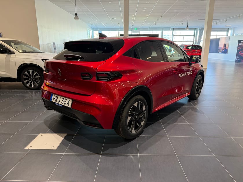 Bild 3 av Renault Clio TCe 115 techno 5-d, Automat, Privatleasing fr.3990:- 5000:- PRESENTKORT HOTELLVISTELSE VID KÖP AV NY RENAULTT