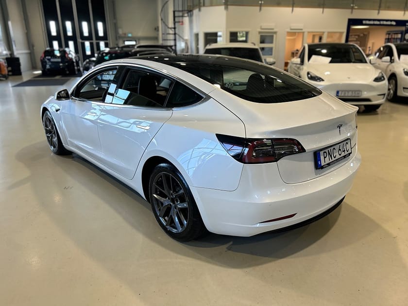 Bild 4 av Tesla Model 3 Long Range AWD 440hk / Dragkrok