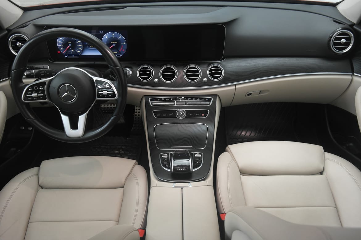 Mercedes-Benz E-Klass 2019 - miniatyr 18