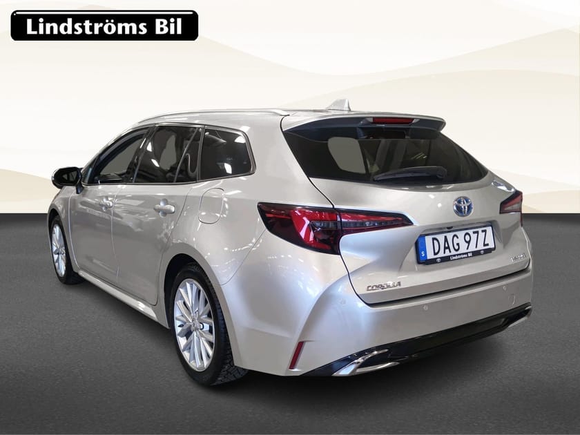 Bild 4 av Toyota Corolla Touring Sports Hybrid Executive 1.8 140hk S&V-Hjul M/K-Värmare Drag