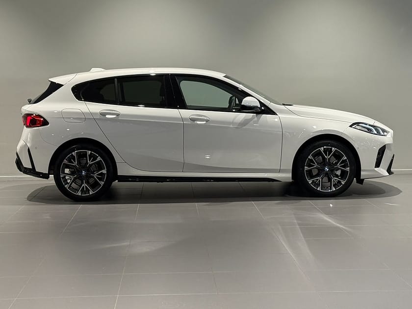 Bild 3 av BMW 120 M Sport Design Tonade Rutor Rattvärme 18" Park Assist