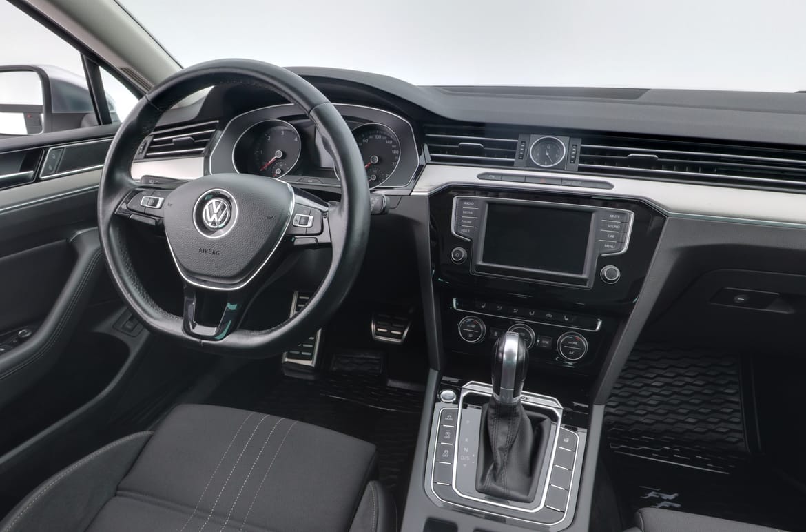 Volkswagen Passat 2017 - miniatyr 8