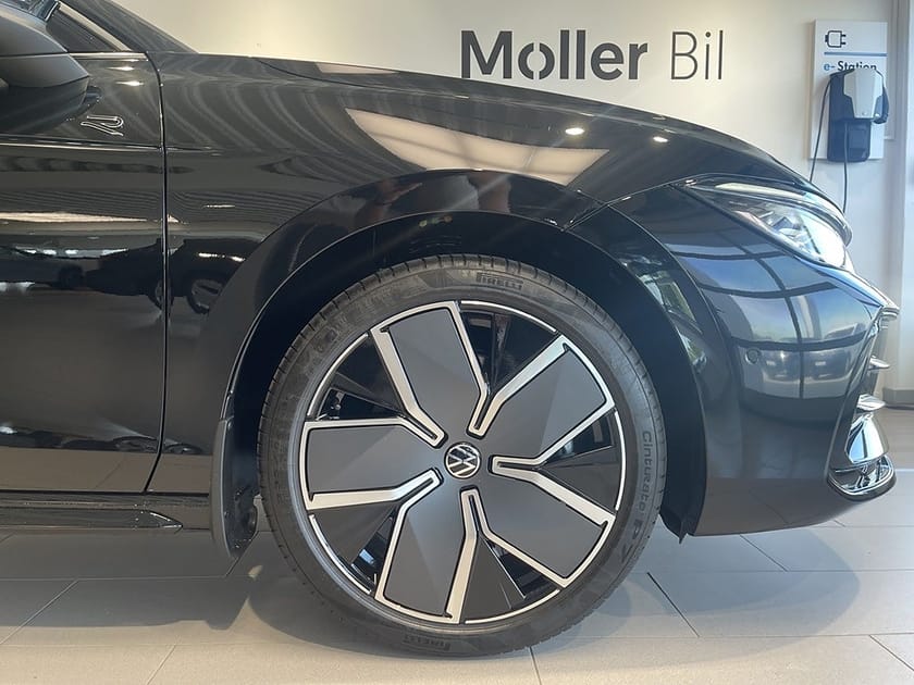Bild 3 av Volkswagen Passat Variant eHybrid 272 DSG6 R-LINE