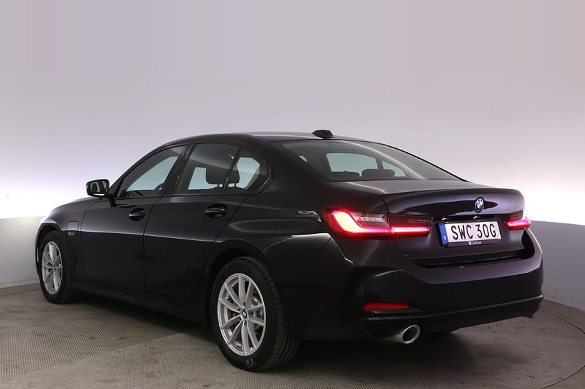 Bild 4 av BMW 330e xDrive Sedan Farthållare Navi CarPlay Widescreen
