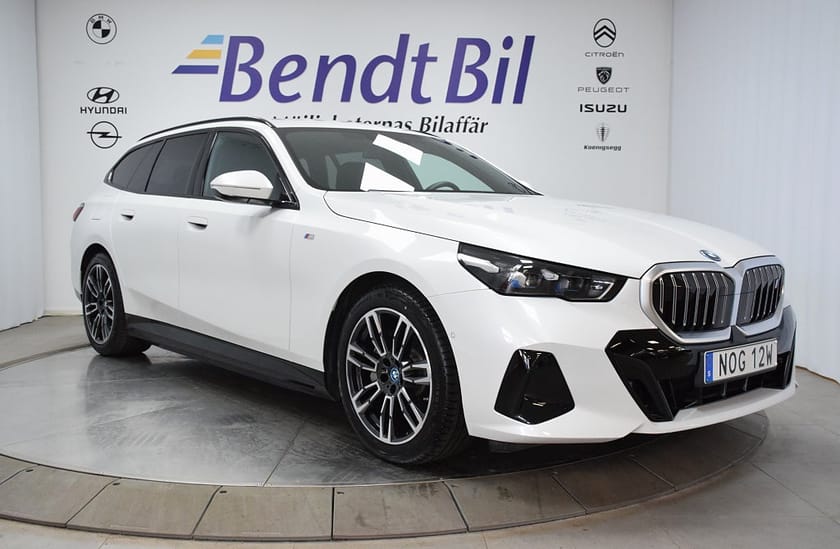 Bild 1 av BMW i5 eDrive40 Touring M Sport | Dragkrok | Backkamera