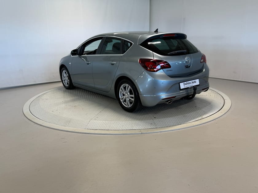 Bilde 4 av Opel Astra 1,4 120hhk Premium Cruise/Skinn/Krok/Navi/Kam/Infinity