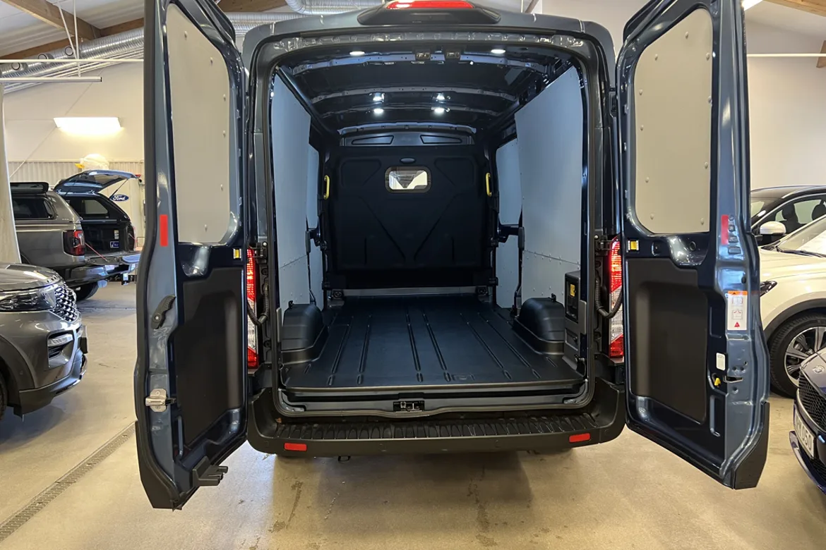Ford E-Transit 350