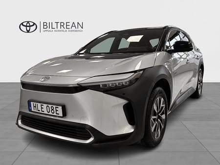 Toyota bZ4X AWD Executive Bi-Tone Panorama 20" V-hjul Ingår