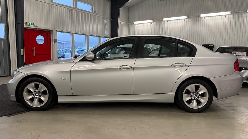 Bild 5 av BMW 320i Sedan 320 Automatisk, 150hk Comfort, Nybes *Nyservad**