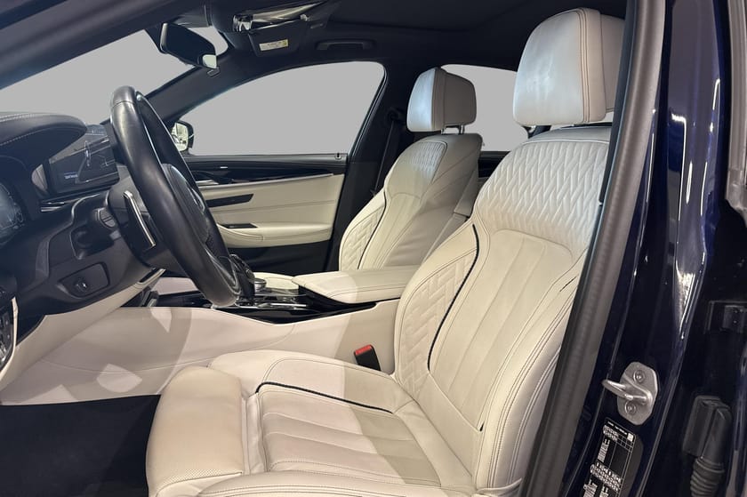 Bilde 3 av BMW 545e xDrive Sedan TANZANITT / NAPPA / HARMAN KARDON