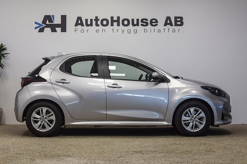 Bild 3 av Toyota Yaris Hybrid Active Backkamera CarPlay Rattvärme Garanti