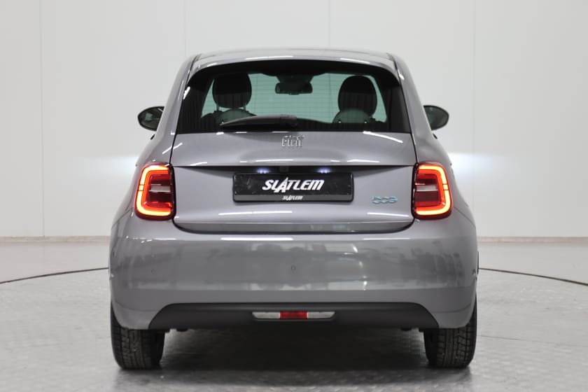 Bilde 3 av Fiat 500e La Prima SKINN