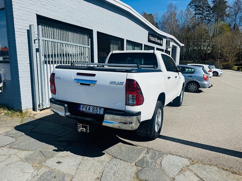 Bild 3 av Toyota Hilux Dubbelhytt 2.4 AWD 150HK AUTOMAT / MOUNTAIN TOP / MOMS