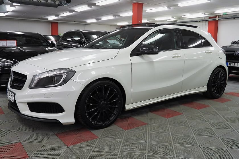 Bild 2 av Mercedes-Benz A 180 CDI 7G-DCT AMG Line Panorama Park-Sensorer Euro 5