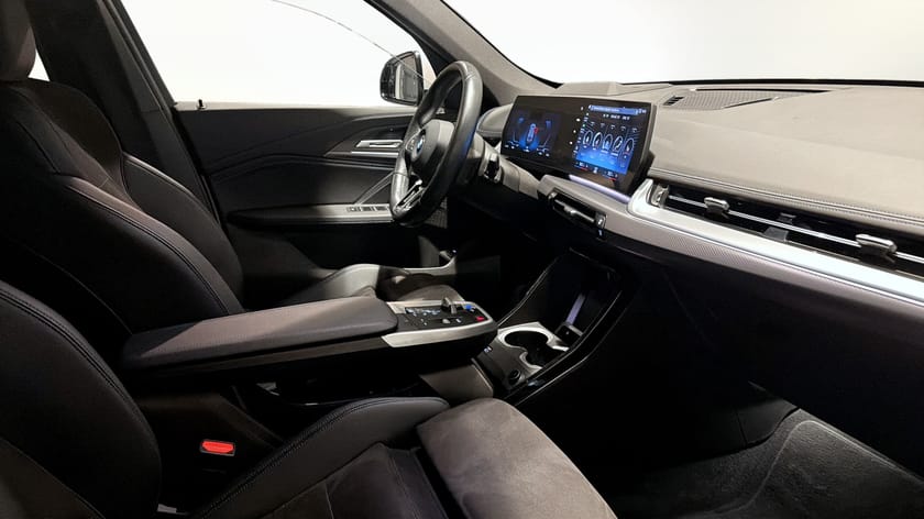 Bild 3 av BMW iX1 xDrive30 M-Sport Innovation H/K HUD 19"