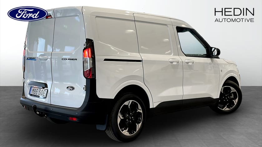 Bild 2 av Ford E-Transit Courier E-COURIER Limited Skåp 136 HK | Dragkrok |  Backkamera |