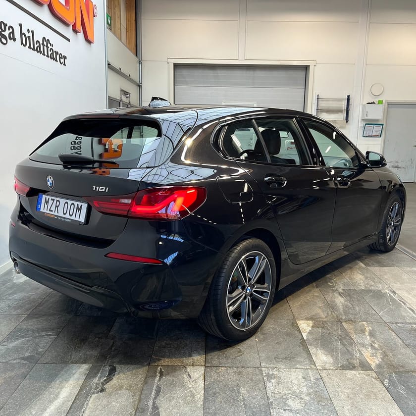 Bild 4 av BMW 118i Steptronic Sport line Värmare Rattvärme Led 140hk