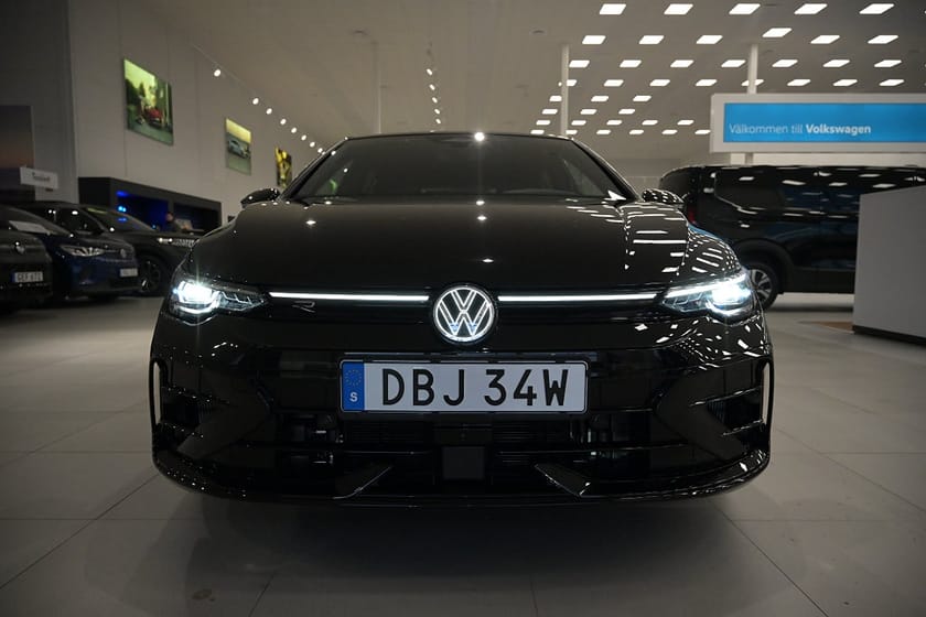Bild 3 av Volkswagen Golf R 333 hk *Black Edition**