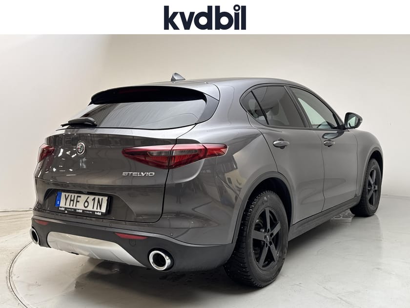 Bild 3 av Alfa Romeo Stelvio 2.0 AWD (280hk) Super Helläder