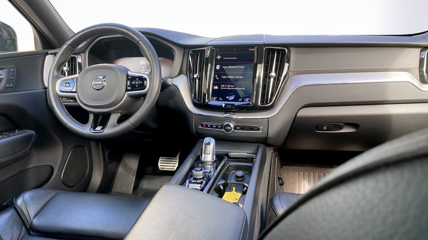 Bild 4 av Volvo XC60 T8 AWD R-Design Pano VOC Värm Skinn Orrefors Drag