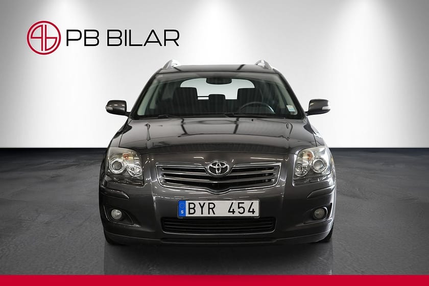 Bild 3 av Toyota Avensis Kombi 2.4 D-4 VVT-i Automatisk 163hk 2 Brukare