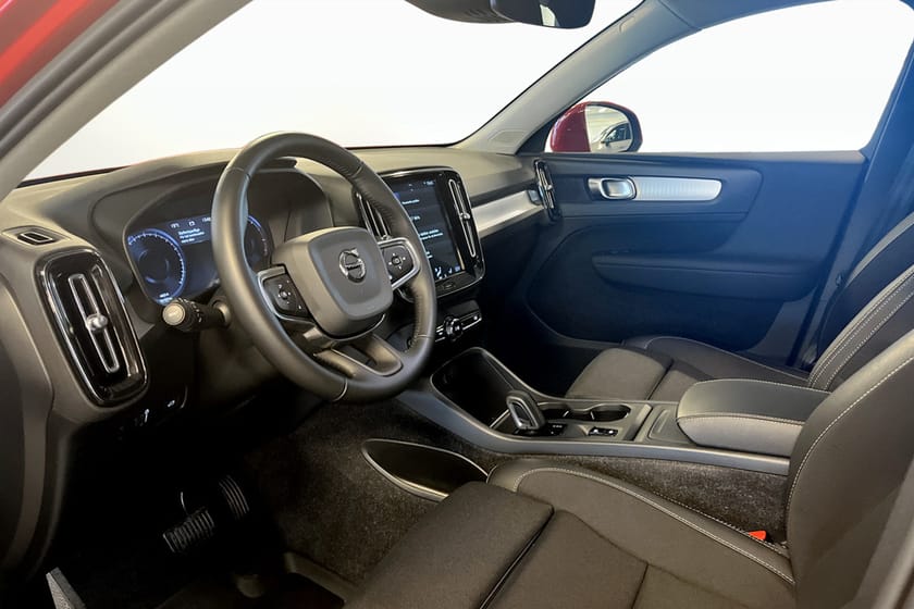 Bild 5 av Volvo XC40 D4 AWD Momentum Advanced Edition