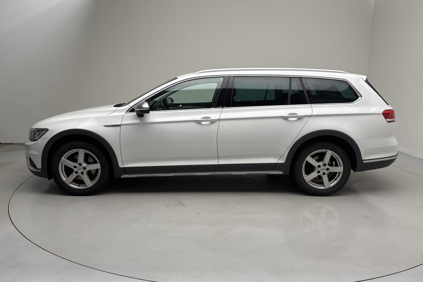 Bild 2 av Volkswagen Passat Alltrack TDI 4MOTION 190hk Läder CarPlay