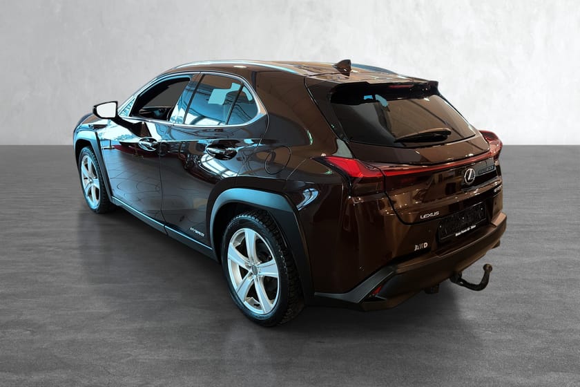 Bilde 2 av Lexus UX 250h E-Four 250h, AWD/Automat/Hengerfeste