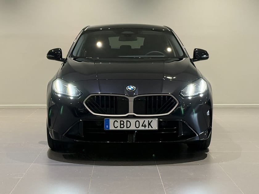Bild 2 av BMW 120 M Sport Design Backkamera Rattvärme Tonade Rutor 18"