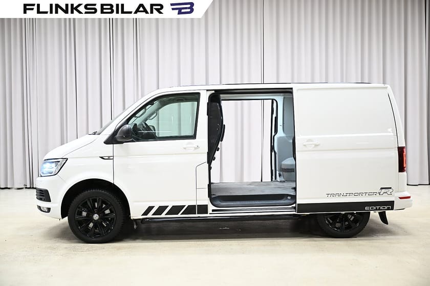 Bild 2 av Volkswagen Transporter DSG 204HK R-Edtion|LED|Nedlackad|Elbaklucka|Läder|SeUtr