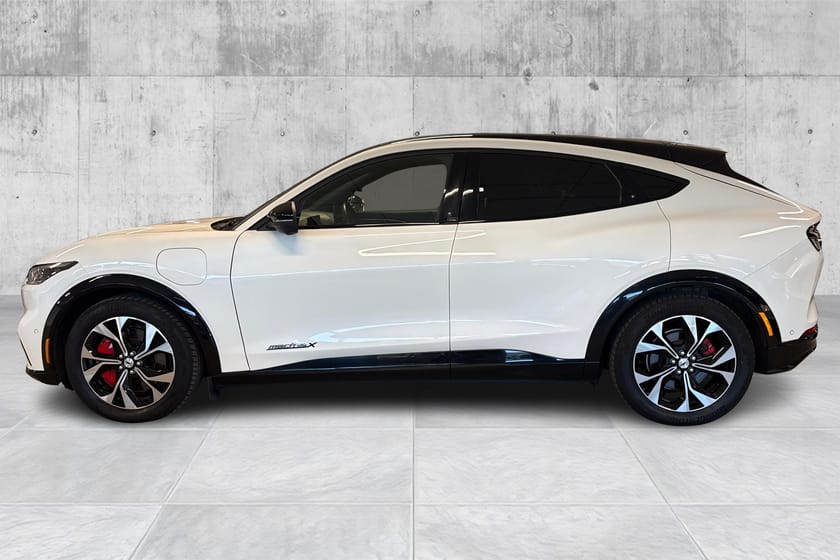 Bilde 2 av Ford Mustang Mach-E Long Range AWD Premium / Hengerfeste / B&O / 360 kamera / Panorama