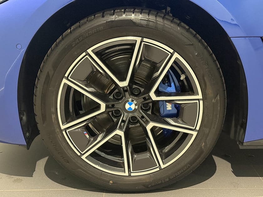 Bild 5 av BMW i4 eDrive40 Gran Coupé M Sport Innovation Drag Comfortpkt Adpt Farth