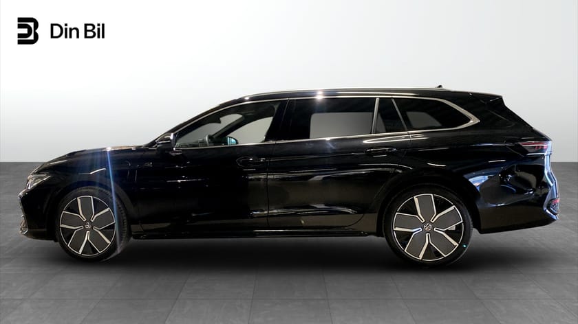 Bild 2 av Volkswagen Passat Variant eHybrid R-line Black Panorama