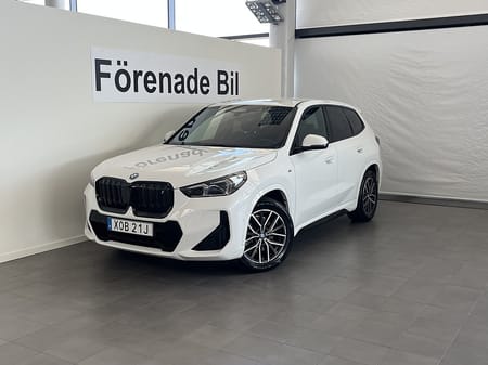 BMW iX1 xDrive30 M Sport Dragkrok Rattvärme Sportstolar