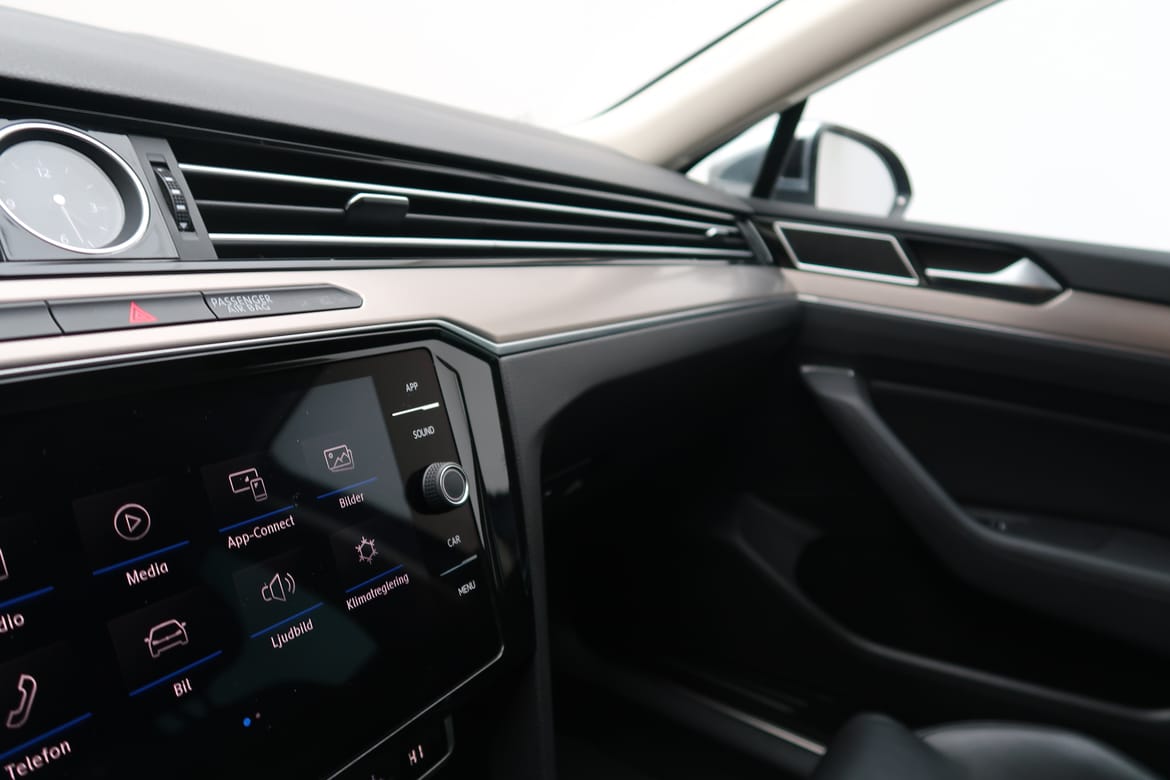 Volkswagen Passat 2018 - miniatyr 14