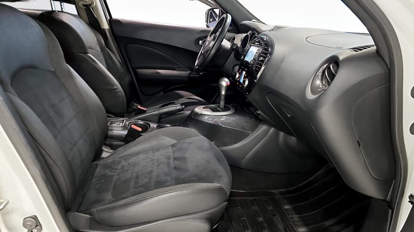 Bild 3 av Nissan Juke 1.6 XTRONIC N-Connecta