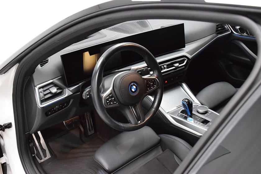 Bild 4 av BMW i4 eDrive40 Gran Coupé M Sport | Adaptiv fh. | Dragkrok | Rattvärme