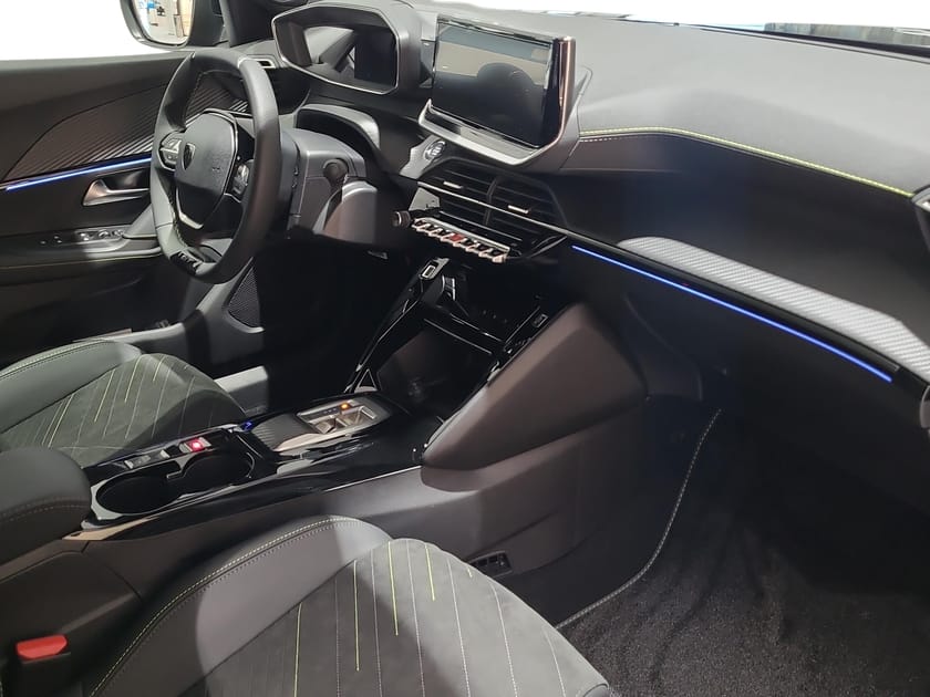 Bild 4 av Peugeot 2008 Hybrid 145 GT A