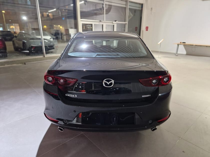 Bild 5 av Mazda 3 Sedan 2.5 e-SKYACTIV 140hk Aut Hybrid Centre OMG Lev