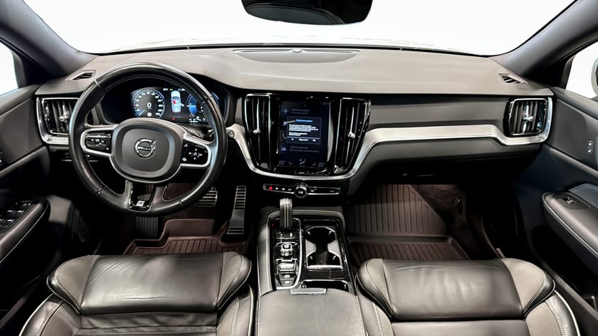 Bild 4 av Volvo V60 T6 TWIN ENGINE R-DESIGN | DRAG