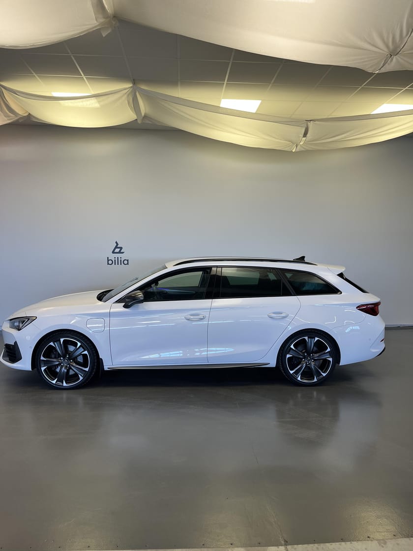 Bild 2 av CUPRA Leon Sportstourer e-Hybrid ST