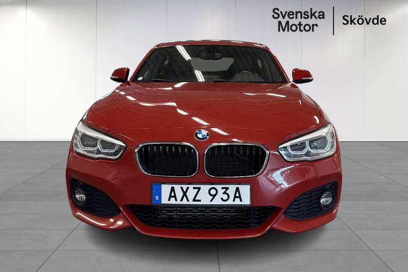 Bild 2 av BMW 120d xDrive M-Sport Automat 190hk en kombination av prestanda, komfort och utseende.