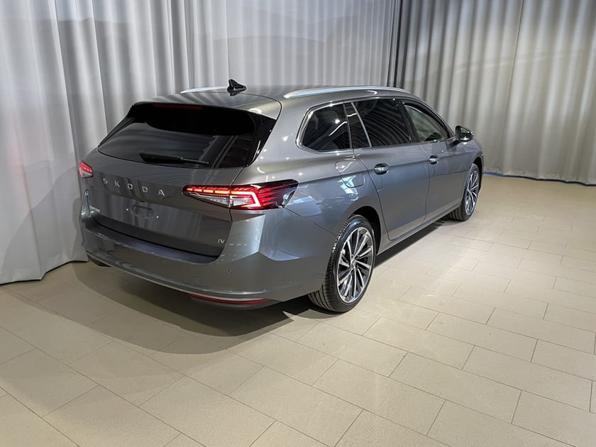 Bild 3 av Škoda Superb iV Kombi COMBI L&K 1,5 TSI 204 HK DSG, Drag