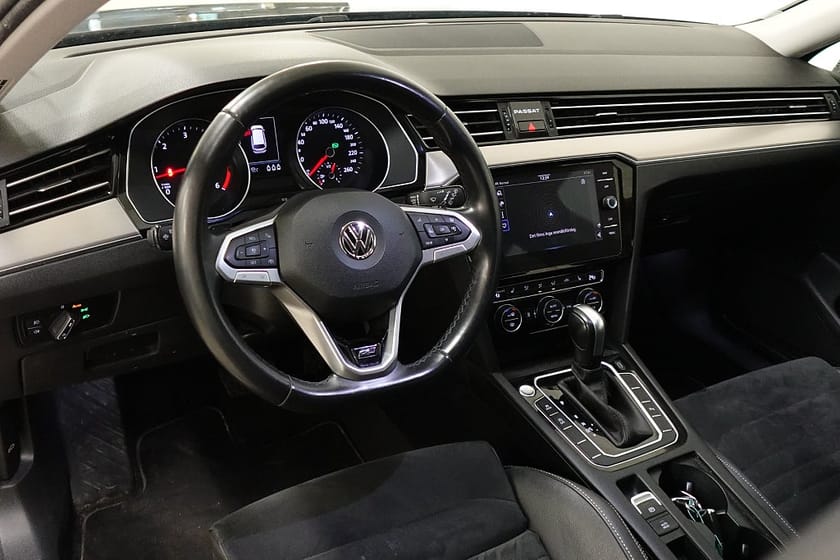 Bild 5 av Volkswagen Passat Sportscombi SC 2.0 TDI R-line 4Motion GT Värmare Drag IQ-Light MOMS