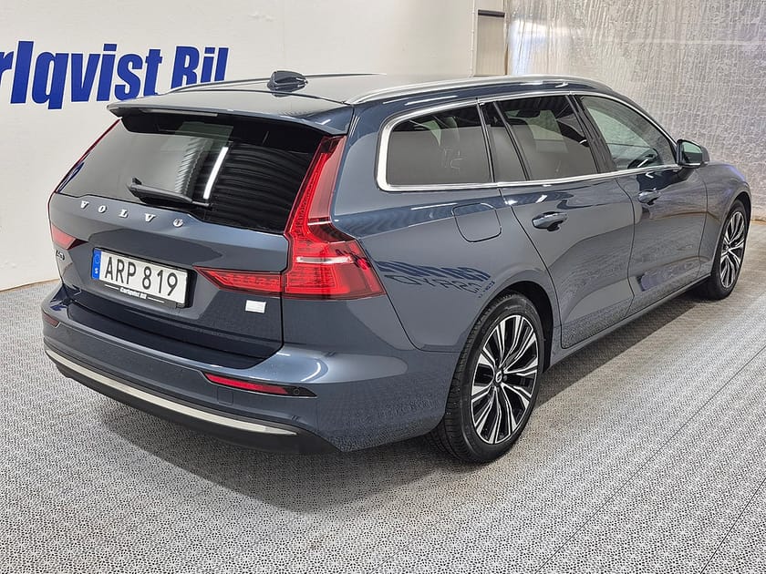 Bild 4 av Volvo V60 T6 Recharge Core Bright plug in AWD 350HK 4x4