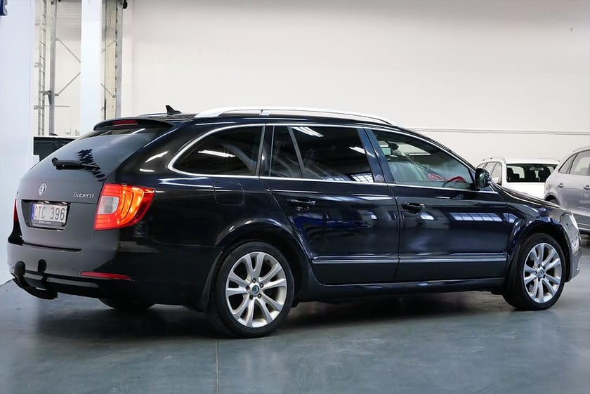 Bild 4 av Škoda Superb Kombi Skoda 2.0 TDI AUT | 979 kr/mån | Drag | Ambition