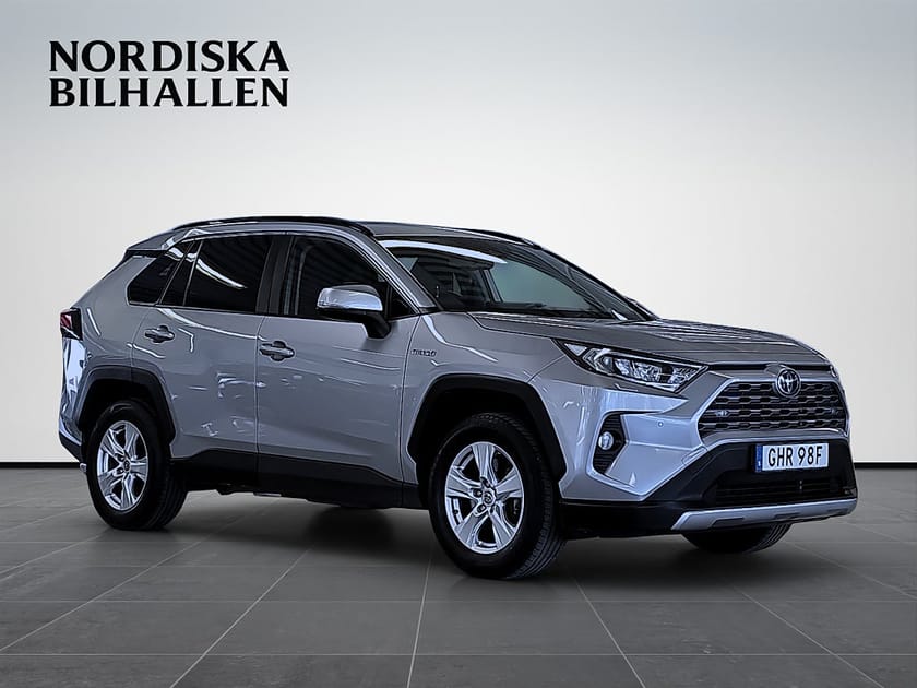 Bild 1 av Toyota RAV4 Hybrid AWD-i E-CVT Active Nyservad Drag Backkamera GPS