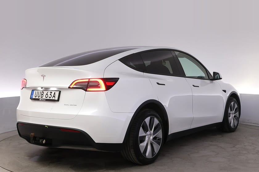 Bild 5 av Tesla Model Y Long Range AWD Autopilot Pano Drag