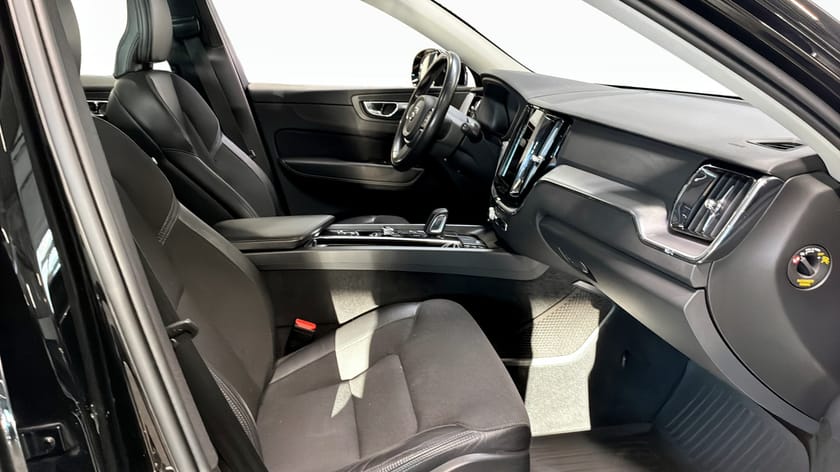Bild 3 av Volvo XC60 T6 Inscription 340hk Recharge AWD  Dragkrok Värmare Panorama